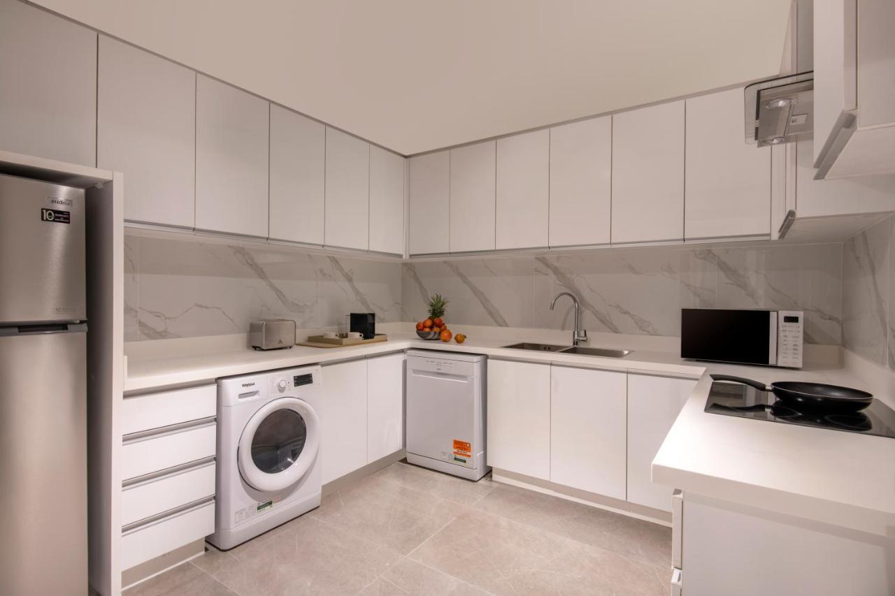 Steigenberger Residence Doha Bagian luar foto A modern kitchen