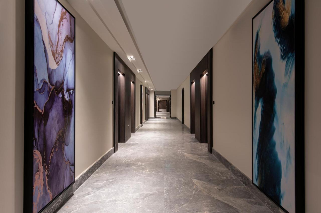 Steigenberger Residence Doha Bagian luar foto A corridor at the hotel