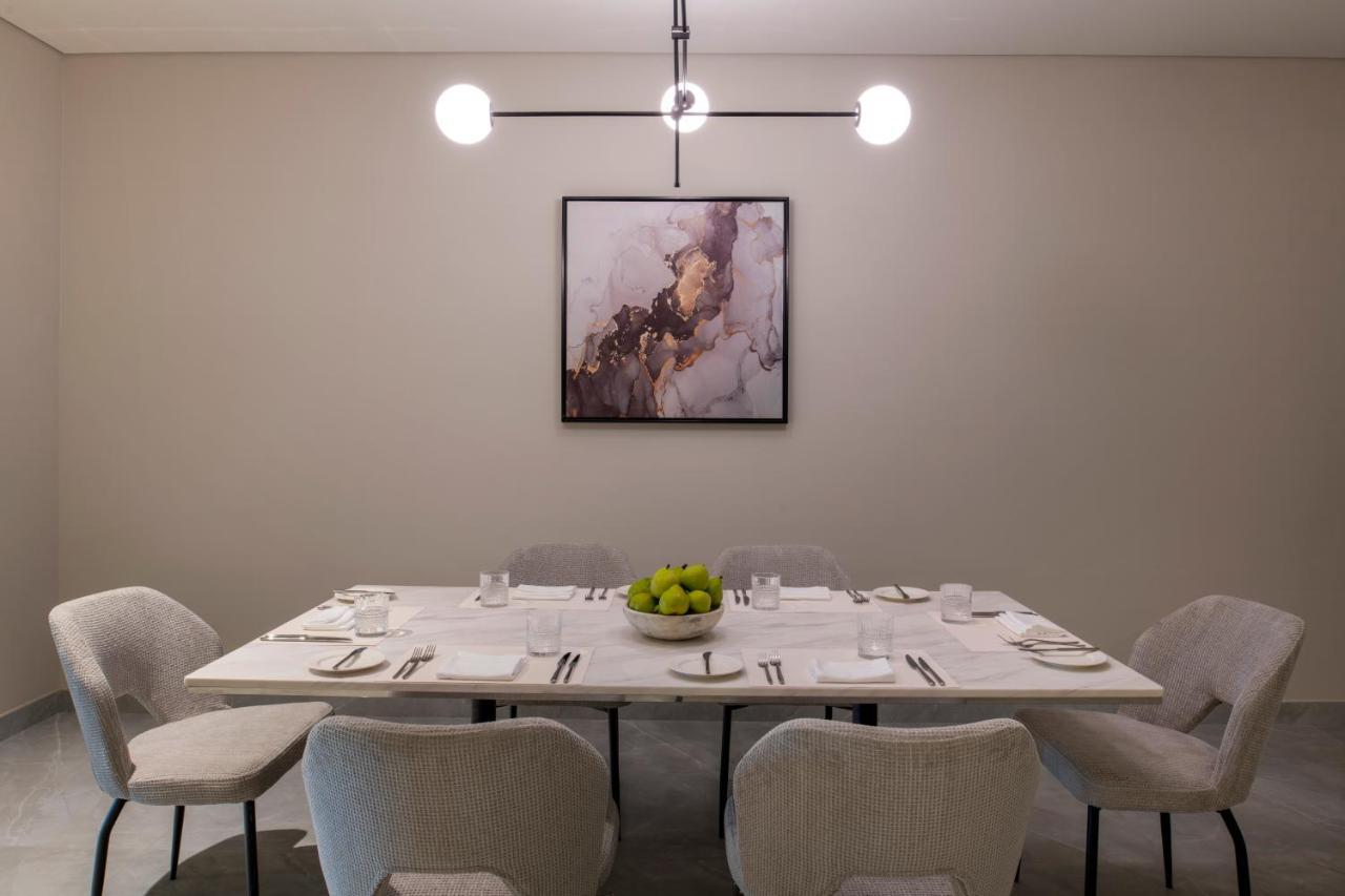 Steigenberger Residence Doha Bagian luar foto A dining room