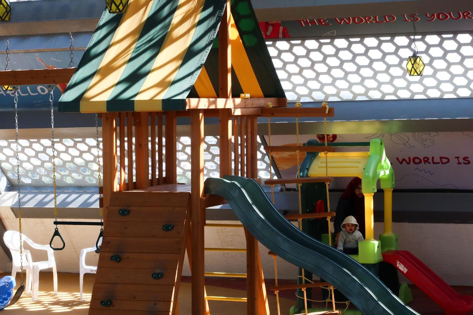 Steigenberger Residence Doha Bagian luar foto A playground in a shopping mall