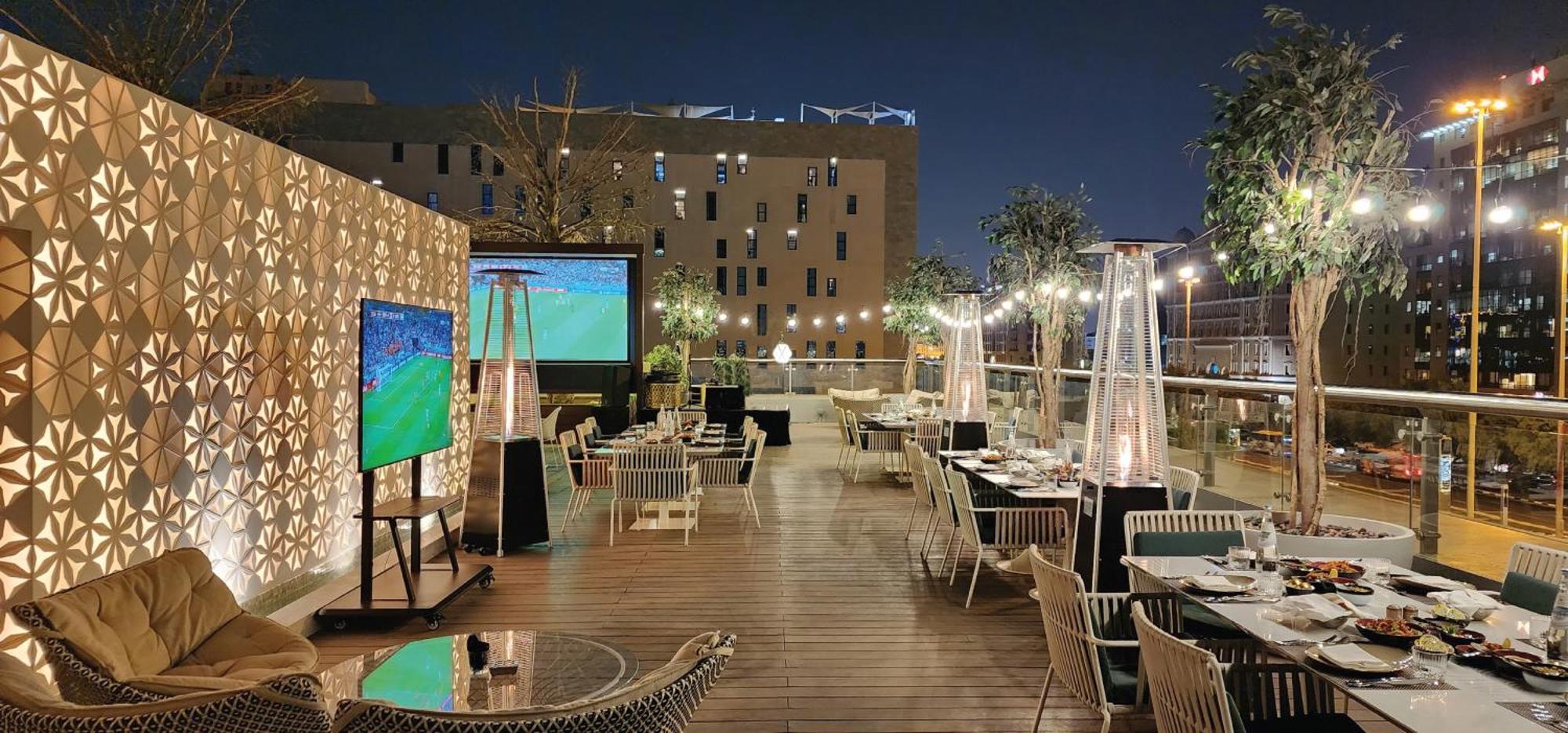 Steigenberger Residence Doha Bagian luar foto The rooftop of the hotel
