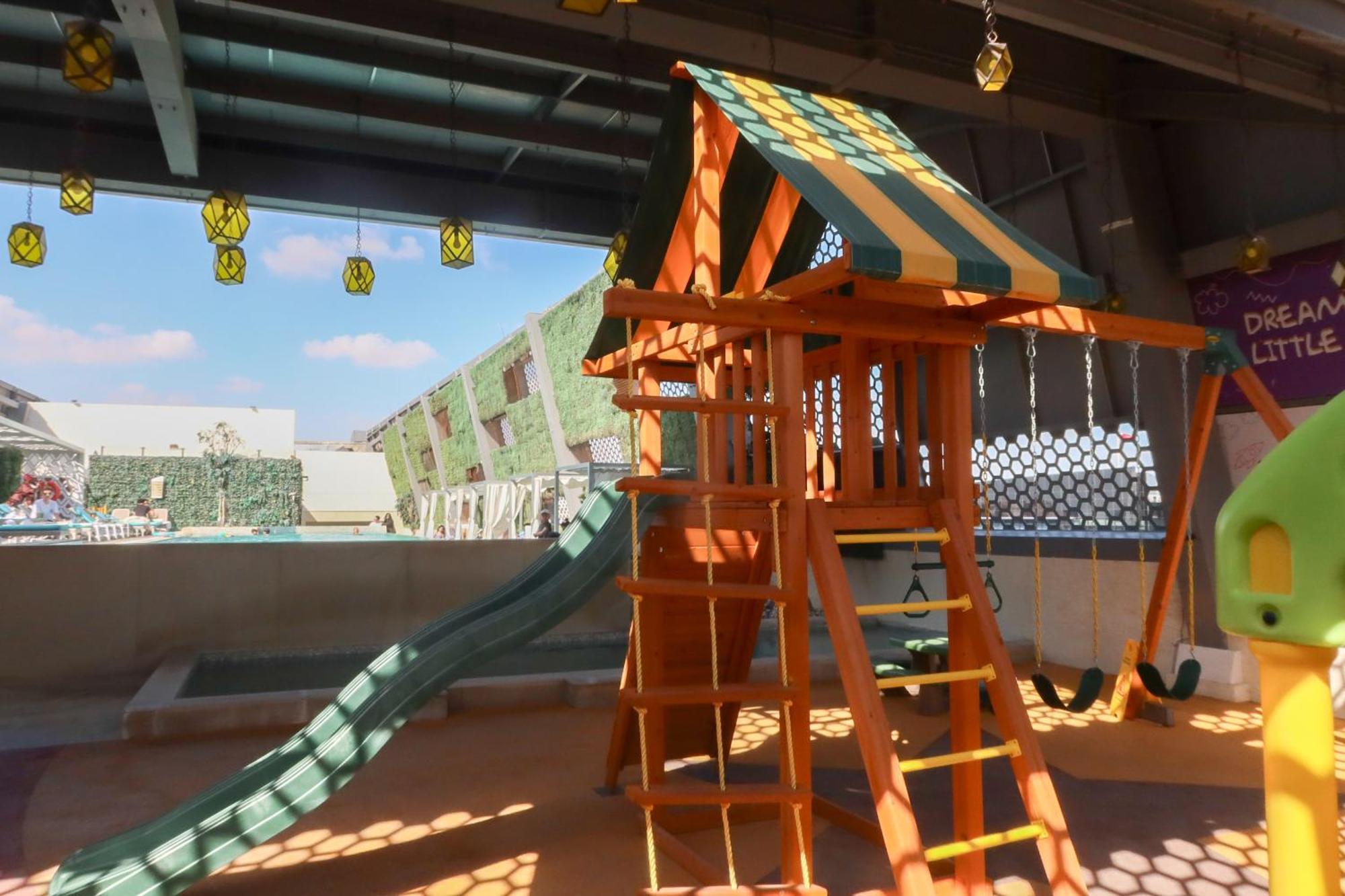 Steigenberger Residence Doha Bagian luar foto Playground at the hotel